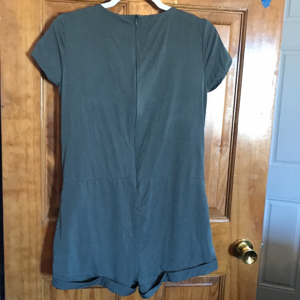 Romper - Picture 3 of 4